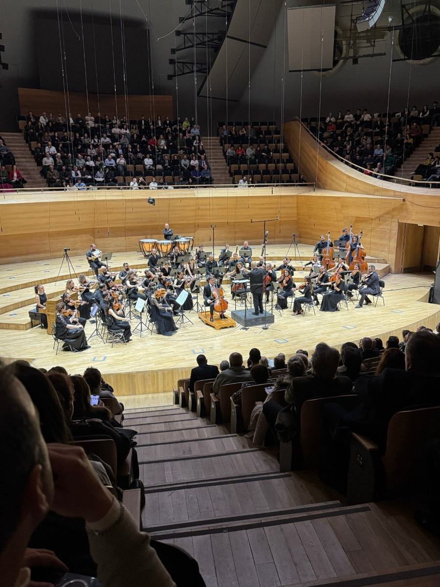 Benedict Kloeckner as soloist with orchestra
